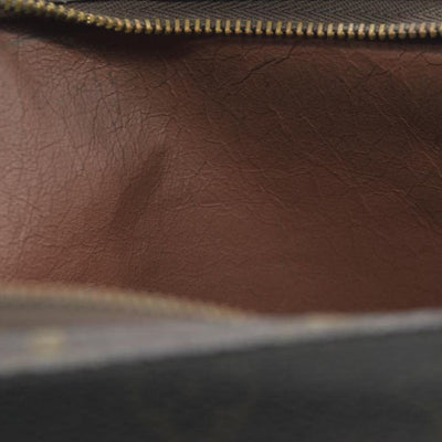LOUIS VUITTON Monogram Toiletry 26