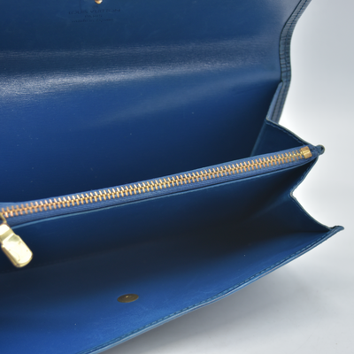 $850 1994 Louis Vuittion Epi Sarah Wallet Blue BA1904 CONSIGNMENT