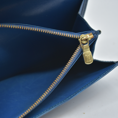 $850 1994 Louis Vuittion Epi Sarah Wallet Blue BA1904 CONSIGNMENT