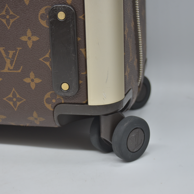 $3450 Louis Vuitton Monogram Horizon 50