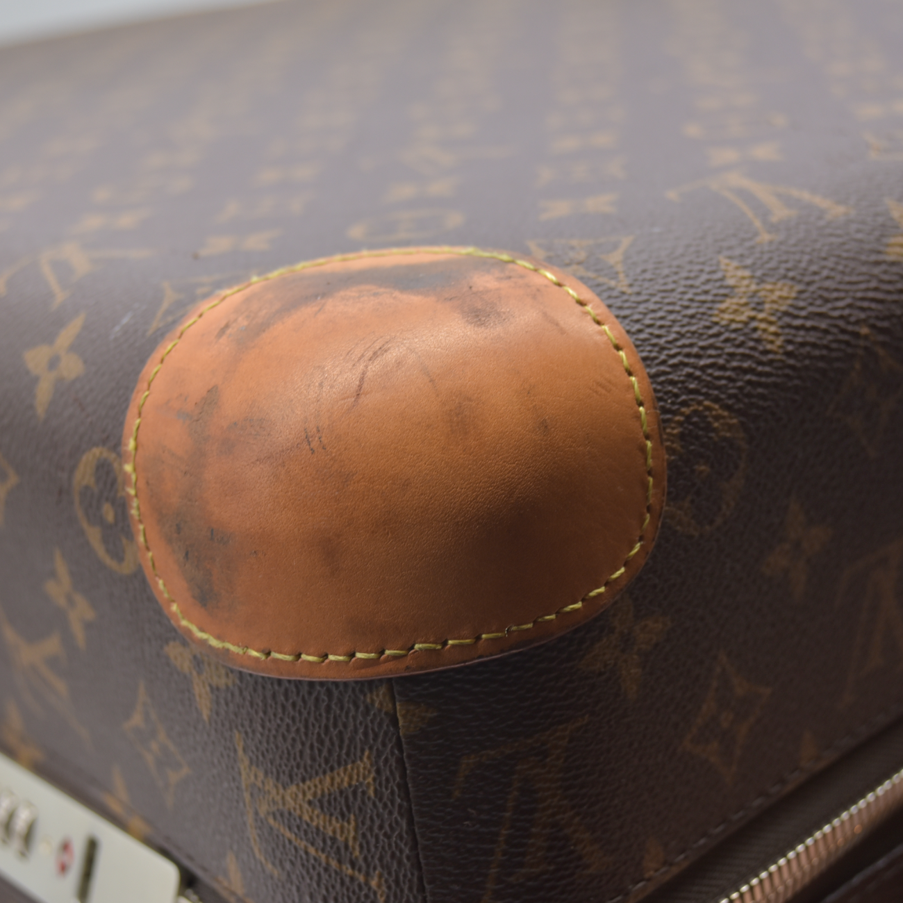 $3450 Louis Vuitton Monogram Horizon 50