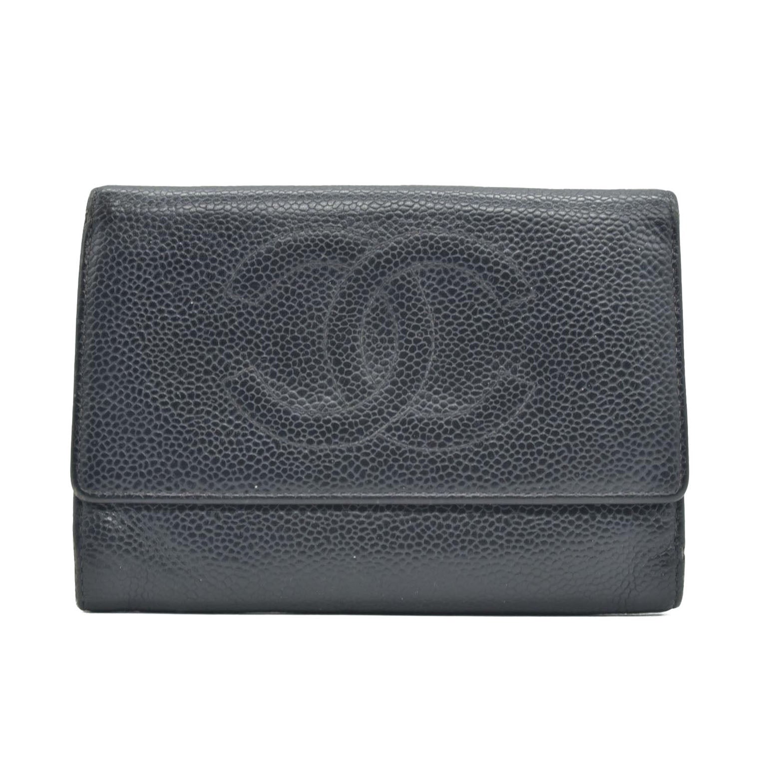 $925 CHANEL CC Logo Grained Calfskin Trifold Wallet Black 6117536