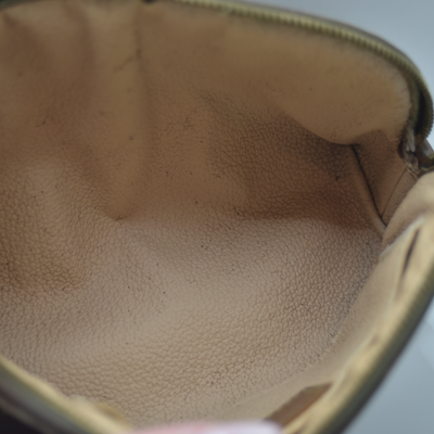 $625 2004 LOUIS VUITTON Monogram Cosmetic Pouch CA0034