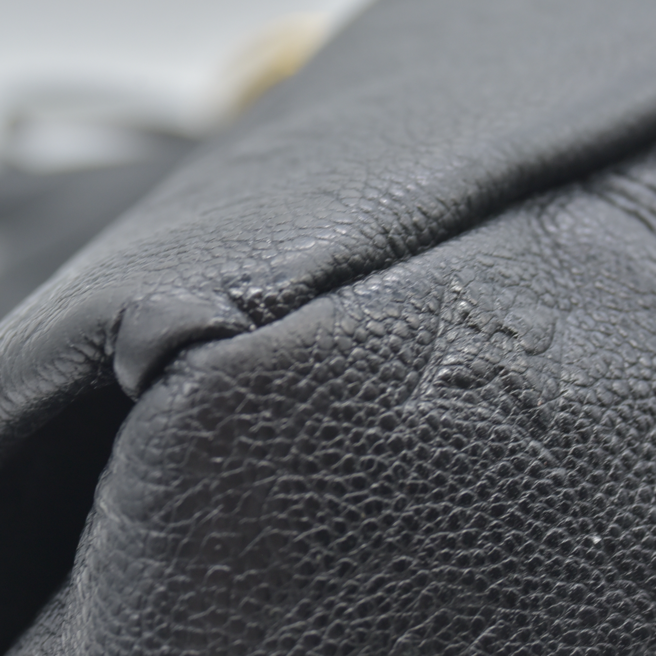 $3800 Louis Vuitton LV Monogram Artsy MM CA5116 2016 Black Empreinte