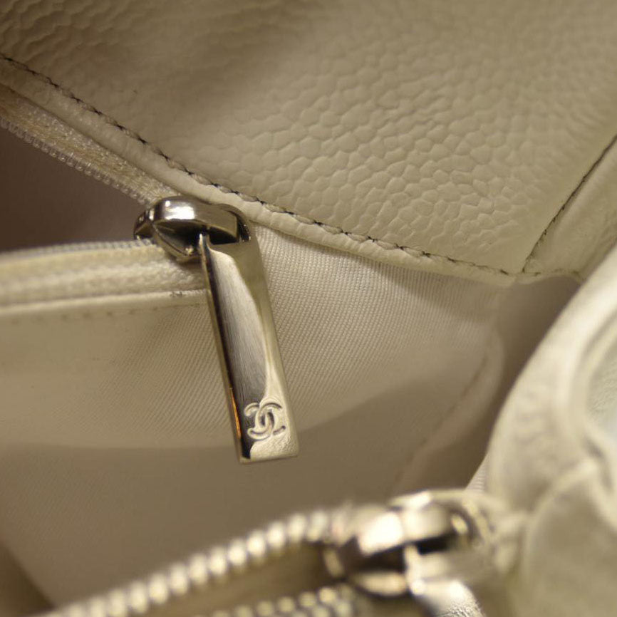 CHANEL Caviar Grand Shopping Tote GST White