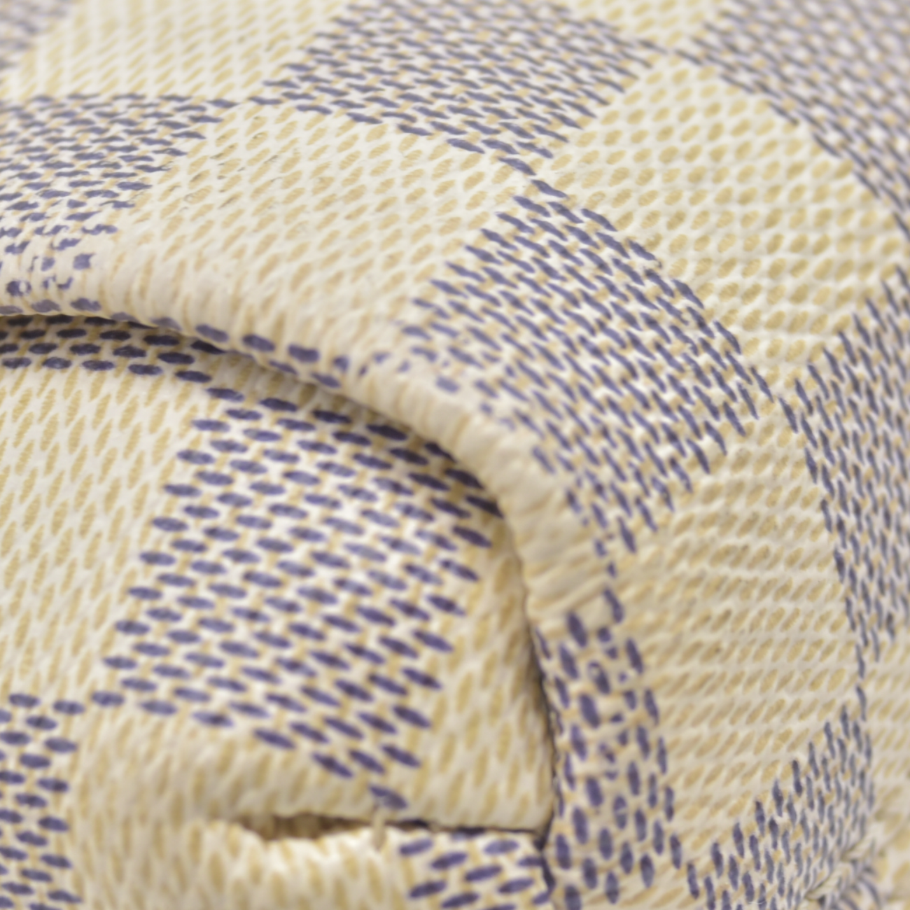$2000 2019 Louis Vuitton Damier Azur Croisette ML4169