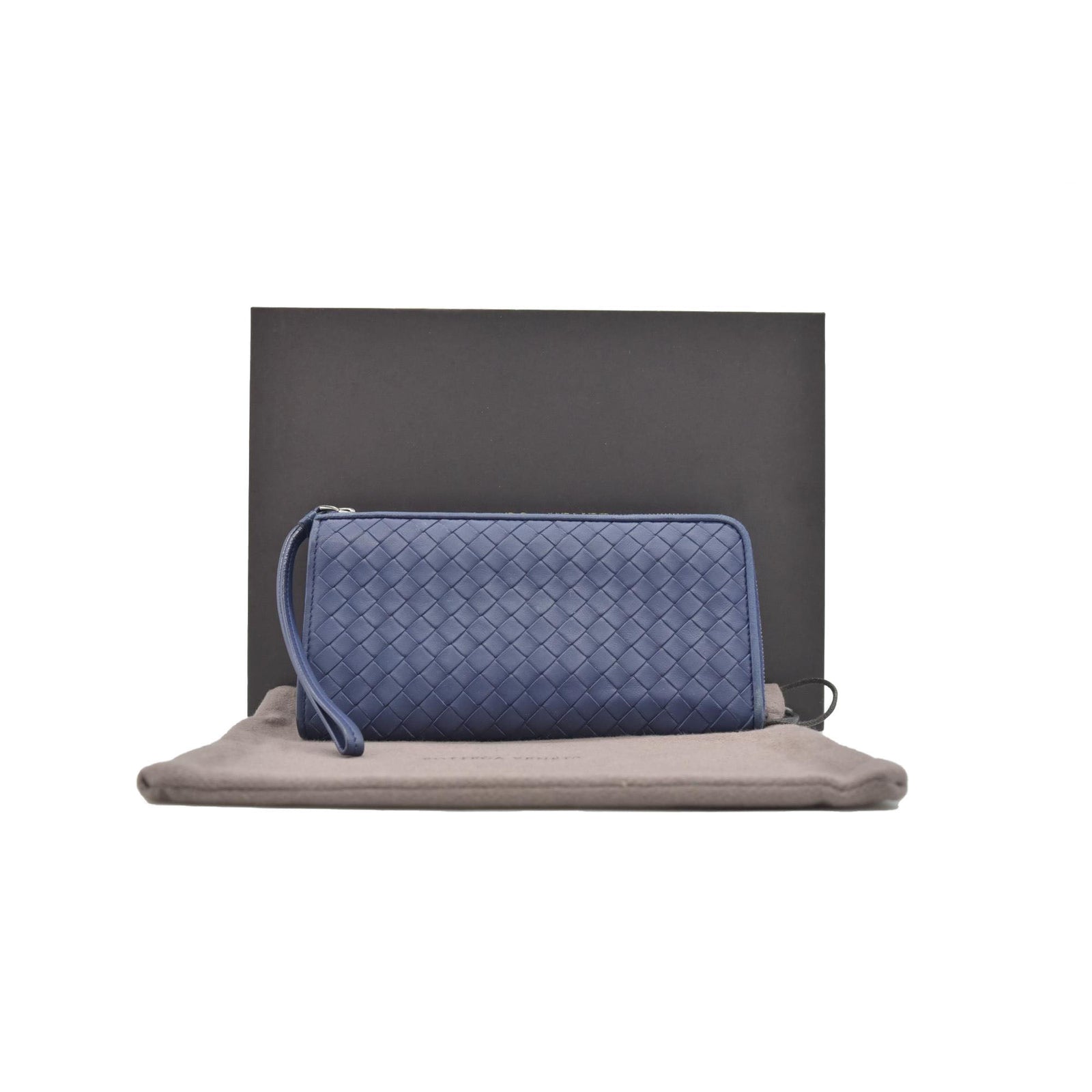$1050 Bottega Veneta L Shaped Wristlet Intrecciato Long Wallet