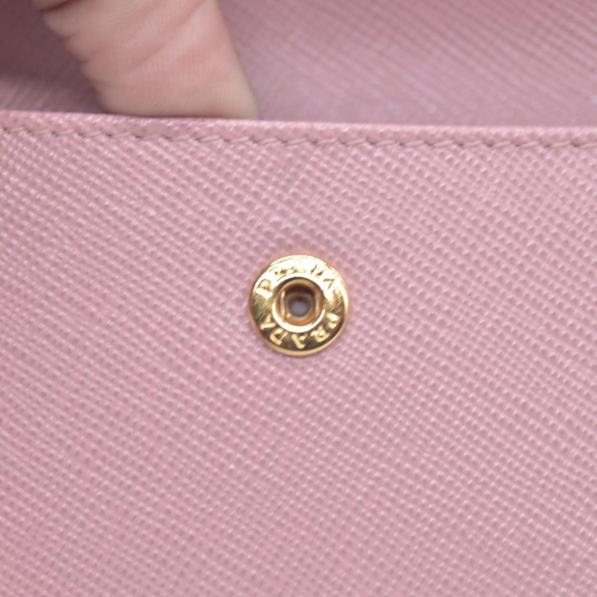 $520 Prada Pink Pouch CONSIGNMENT