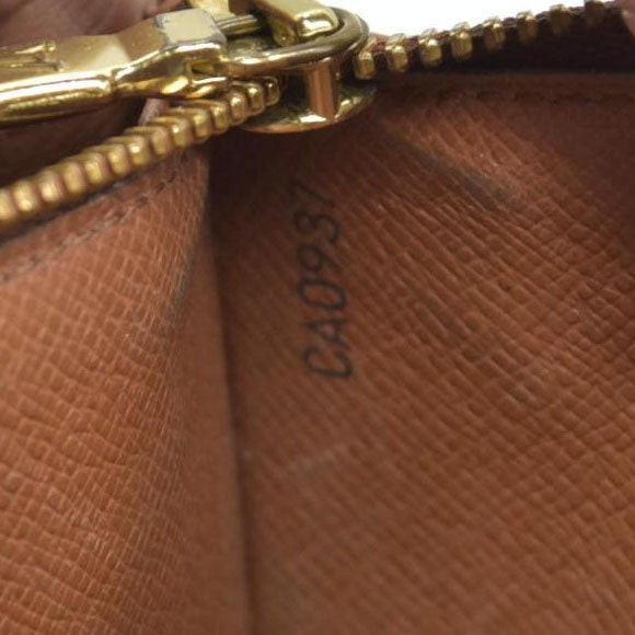 $725 Louis Vuitton Monogram Porte Tresor International Wallet CONSIGNMENT CA0937