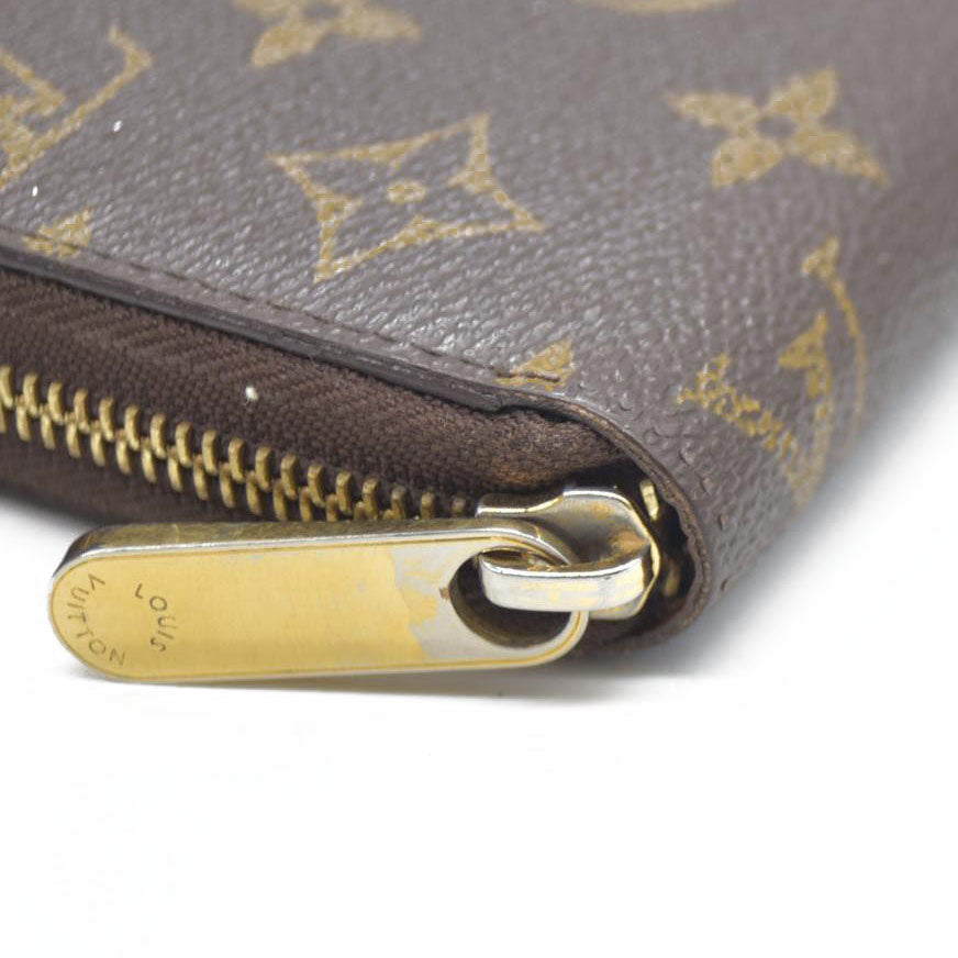 AUCTION $915 Louis Vuitton Monogram Zippy Wallet