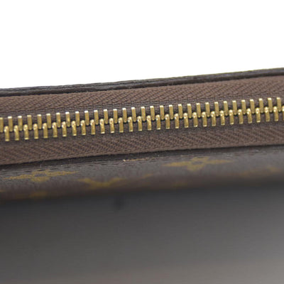 AUCTION $915 Louis Vuitton Monogram Zippy Wallet