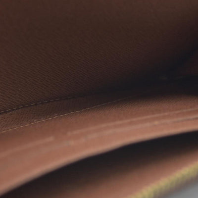 AUCTION $915 Louis Vuitton Monogram Zippy Wallet