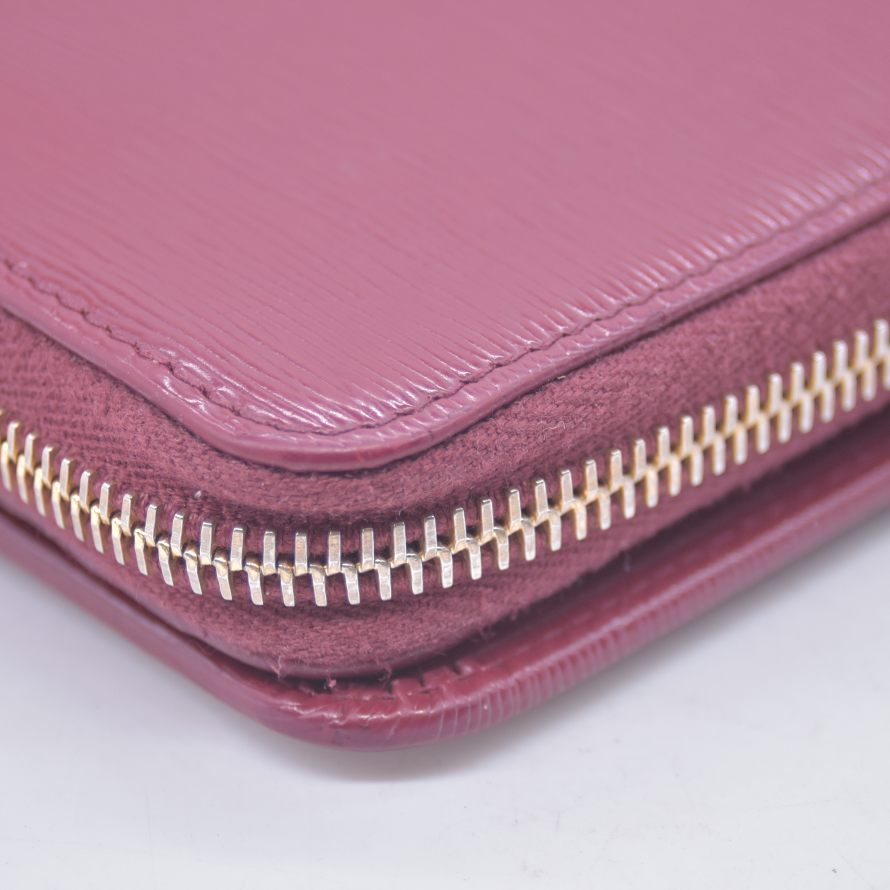 $1070 Prada Large Saffiano Leather Wallet Fuchsia Pink CONSIGNMENT