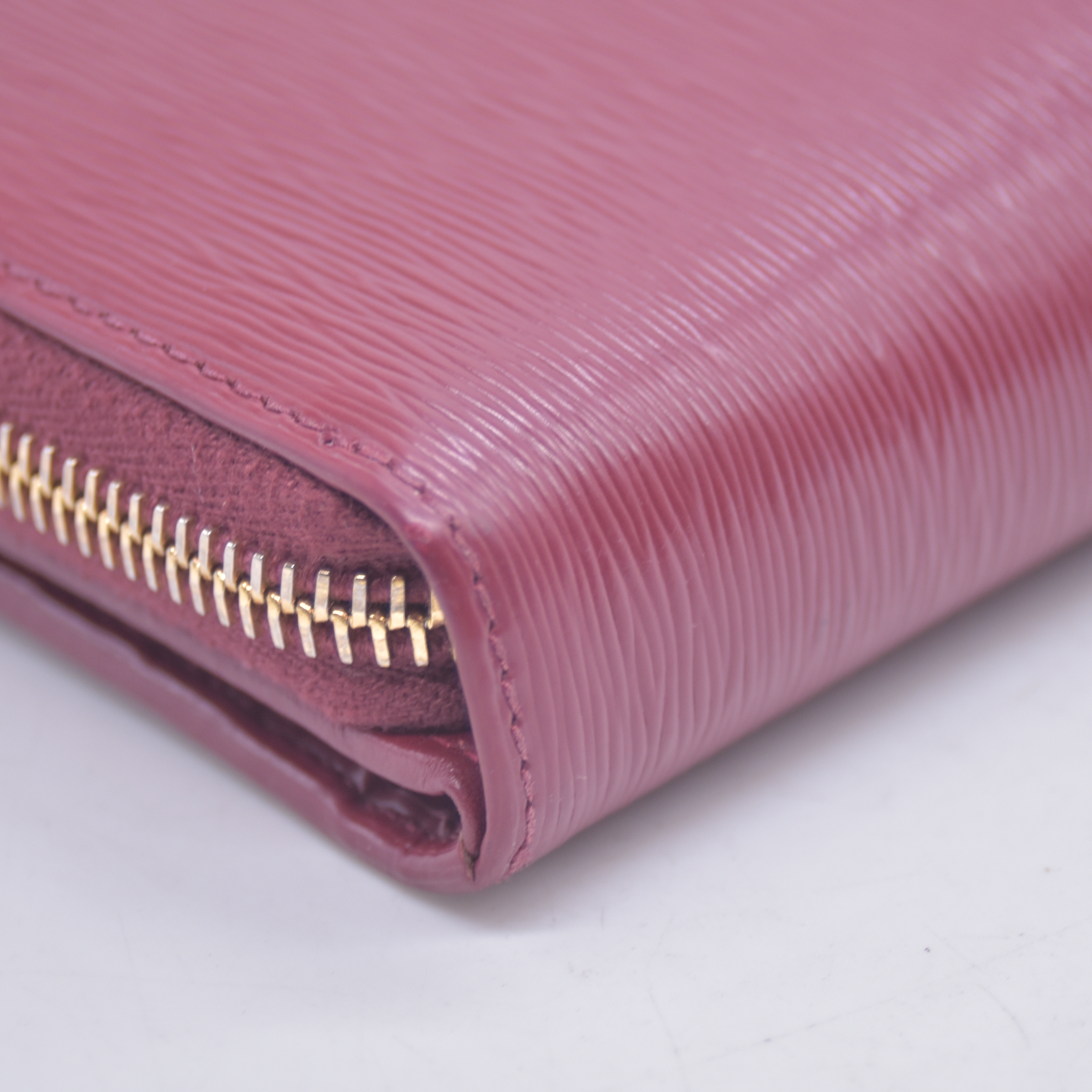 $1070 Prada Large Saffiano Leather Wallet Fuchsia Pink CONSIGNMENT