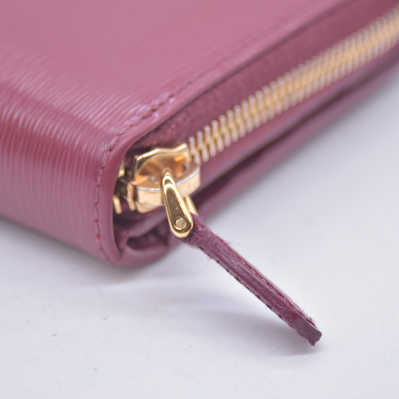 $1070 Prada Large Saffiano Leather Wallet Fuchsia Pink CONSIGNMENT