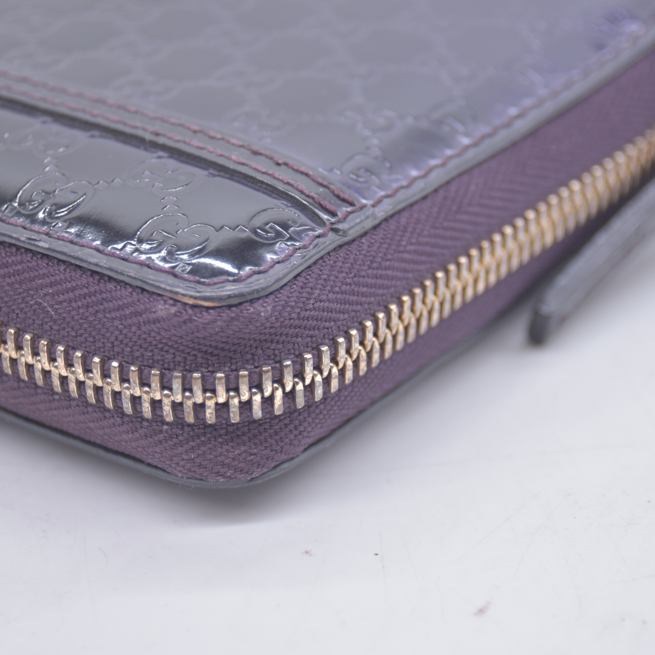 $595 Gucci Guccissima Metallic Micro GG Zip Around Wallet Purple CONSIGNMENT