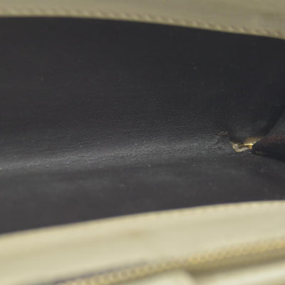 Gucci  GG Signature Leather Continental Wallet in Ivory CONSIGNMENT