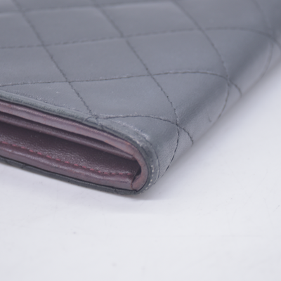 $1375 Chanel 2013 Quilted Zip Around Wallet Black CONSIGNMENT