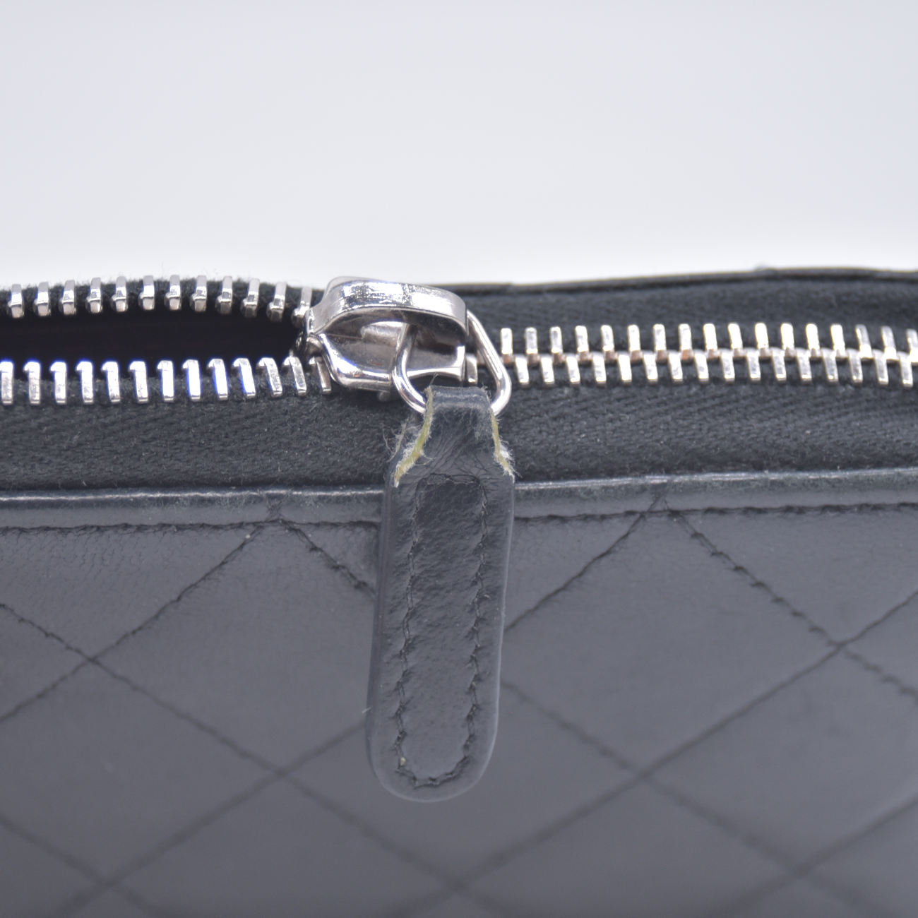 $1375 Chanel 2013 Quilted Zip Around Wallet Black CONSIGNMENT