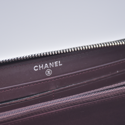 $1375 Chanel 2013 Quilted Zip Around Wallet Black CONSIGNMENT