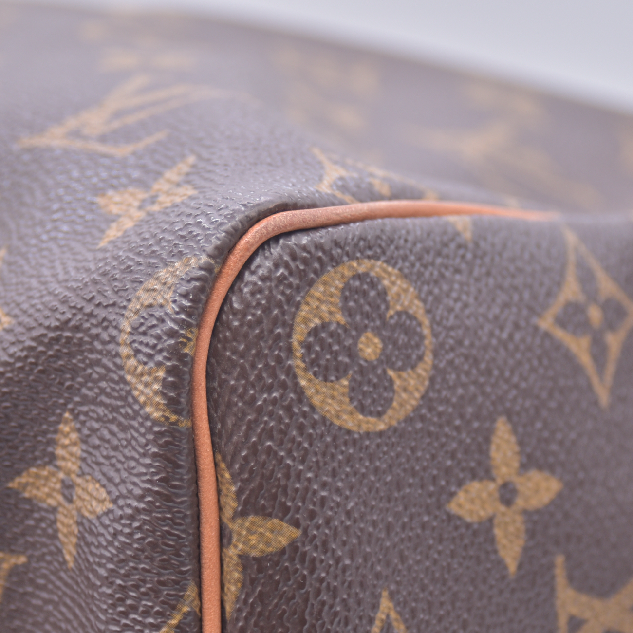 $1690 1997 Louis Vuitton Monogram Speedy 40 SP1917 CONSIGNMENT