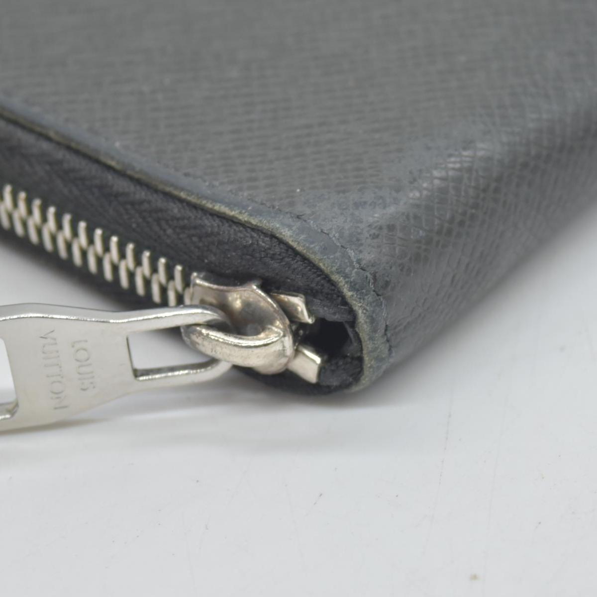 LOUIS VUITTON Zippy Wallet Vertical Purse black Taiga CONSIGNMENT