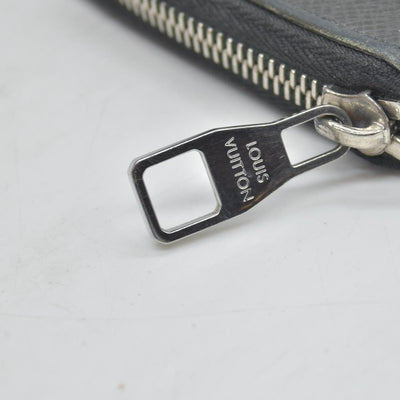 LOUIS VUITTON Zippy Wallet Vertical Purse black Taiga CONSIGNMENT