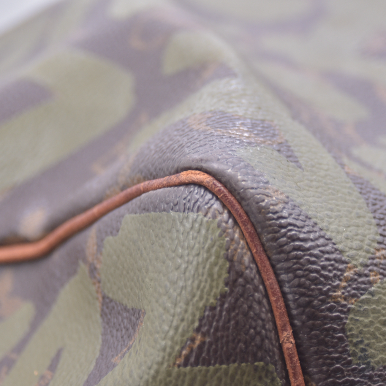 $3400 2001 Louis Vuitton Graffiti Keepall 50 Kaki FL0051