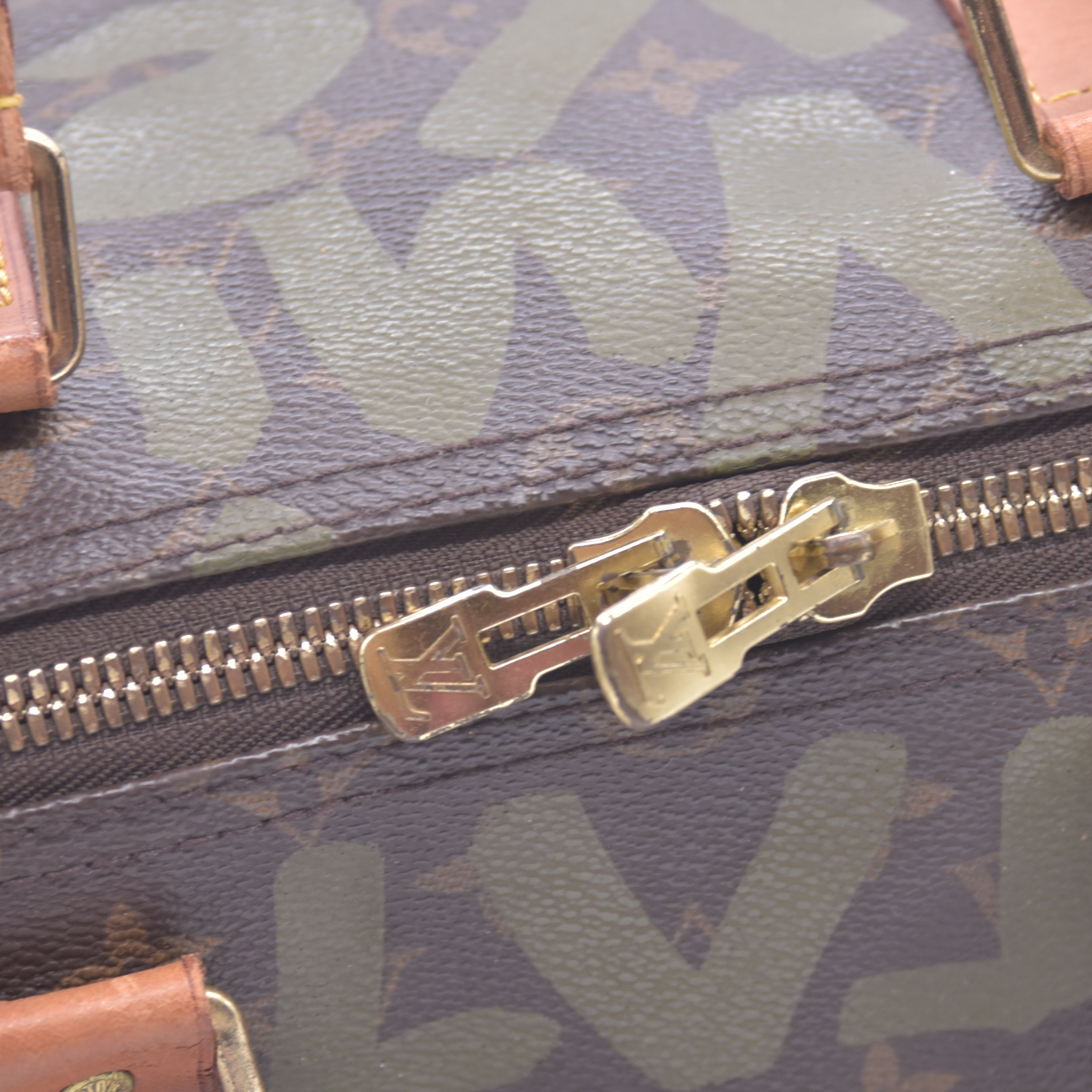 $3400 2001 Louis Vuitton Graffiti Keepall 50 Kaki FL0051