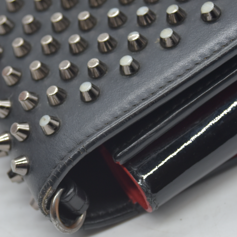 $1490 CHRISTIAN LOUBOUTIN Calfskin Patent Spikes Paloma Clutch Black
