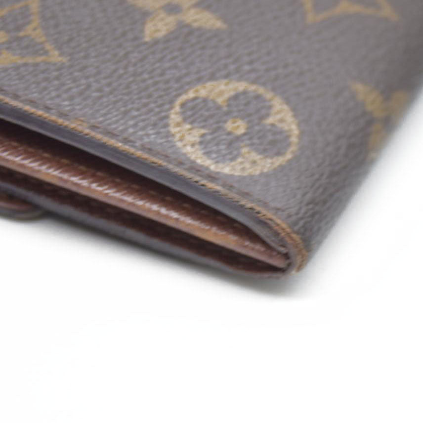 AUCTION $725 Louis Vuitton Monogram Sarah Wallet MI0096