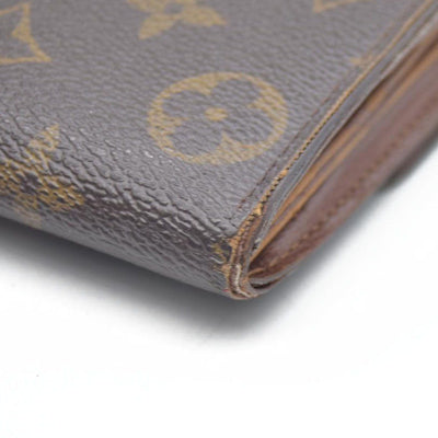 AUCTION $725 Louis Vuitton Monogram Sarah Wallet MI0096
