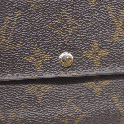 AUCTION $725 Louis Vuitton Monogram Sarah Wallet MI0096