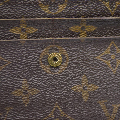 AUCTION $725 Louis Vuitton Monogram Sarah Wallet MI0096