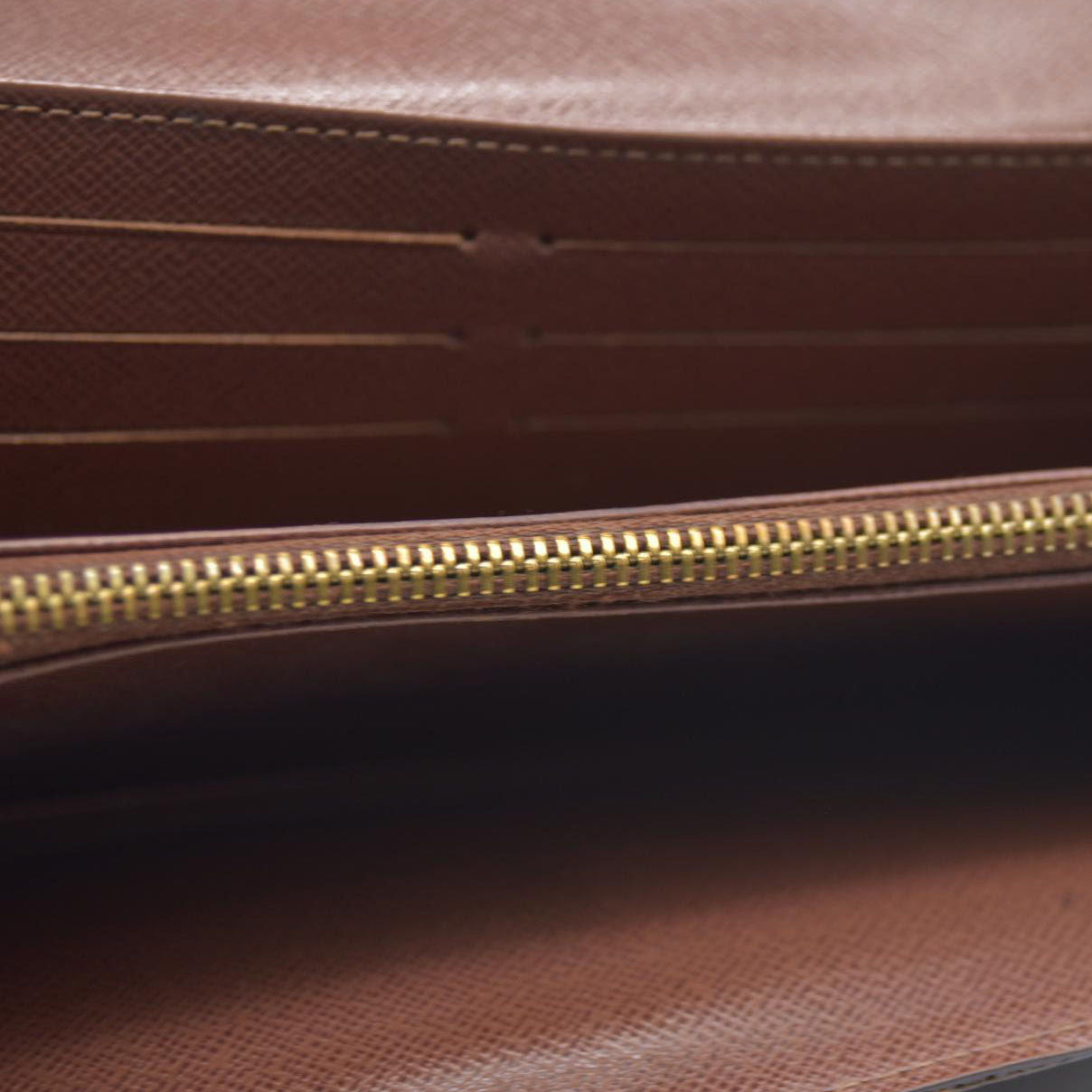 AUCTION $725 Louis Vuitton Monogram Sarah Wallet MI0096