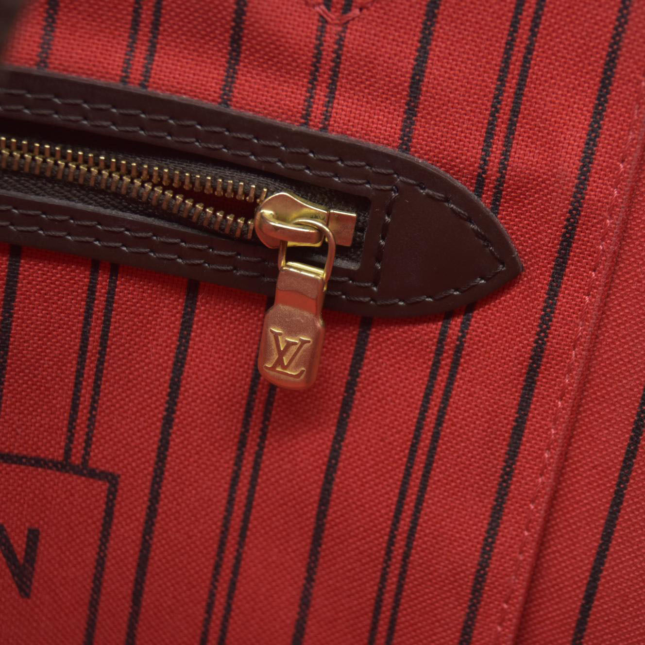 $2170 Louis Vuitton Damier Ebene Neverfull