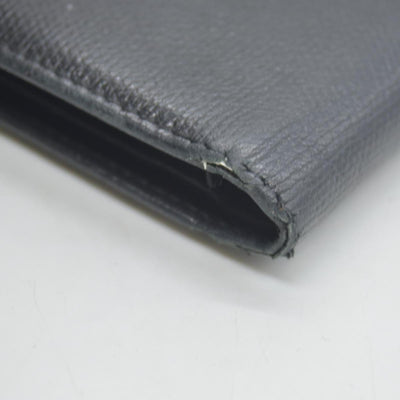 $925 Chanel  Interlocking CC Logo Leather Wallet CONSIGNMENT