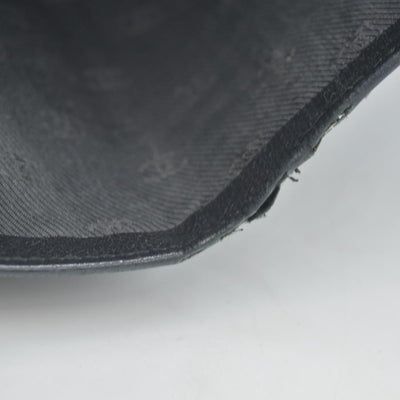 $925 Chanel  Interlocking CC Logo Leather Wallet CONSIGNMENT