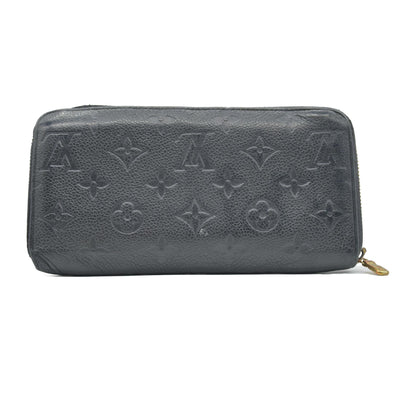 $1070 Prada Black Saffiano Leather Travel Zip Around Wallet CONSIGNMENT