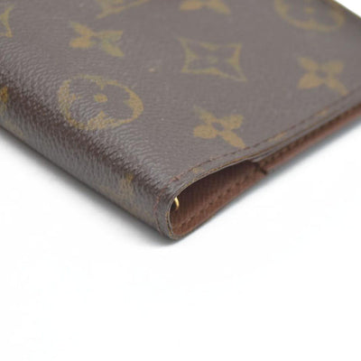 $505 Louis Vuitton  Monogram Small Ring Agenda Cover CA1919