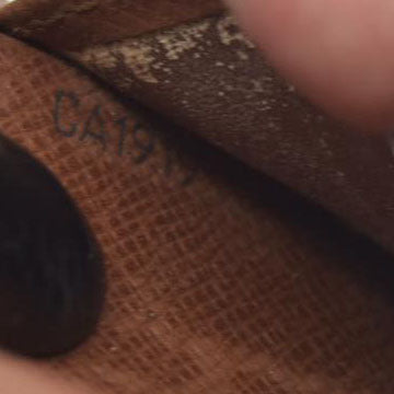 $505 Louis Vuitton  Monogram Small Ring Agenda Cover CA1919