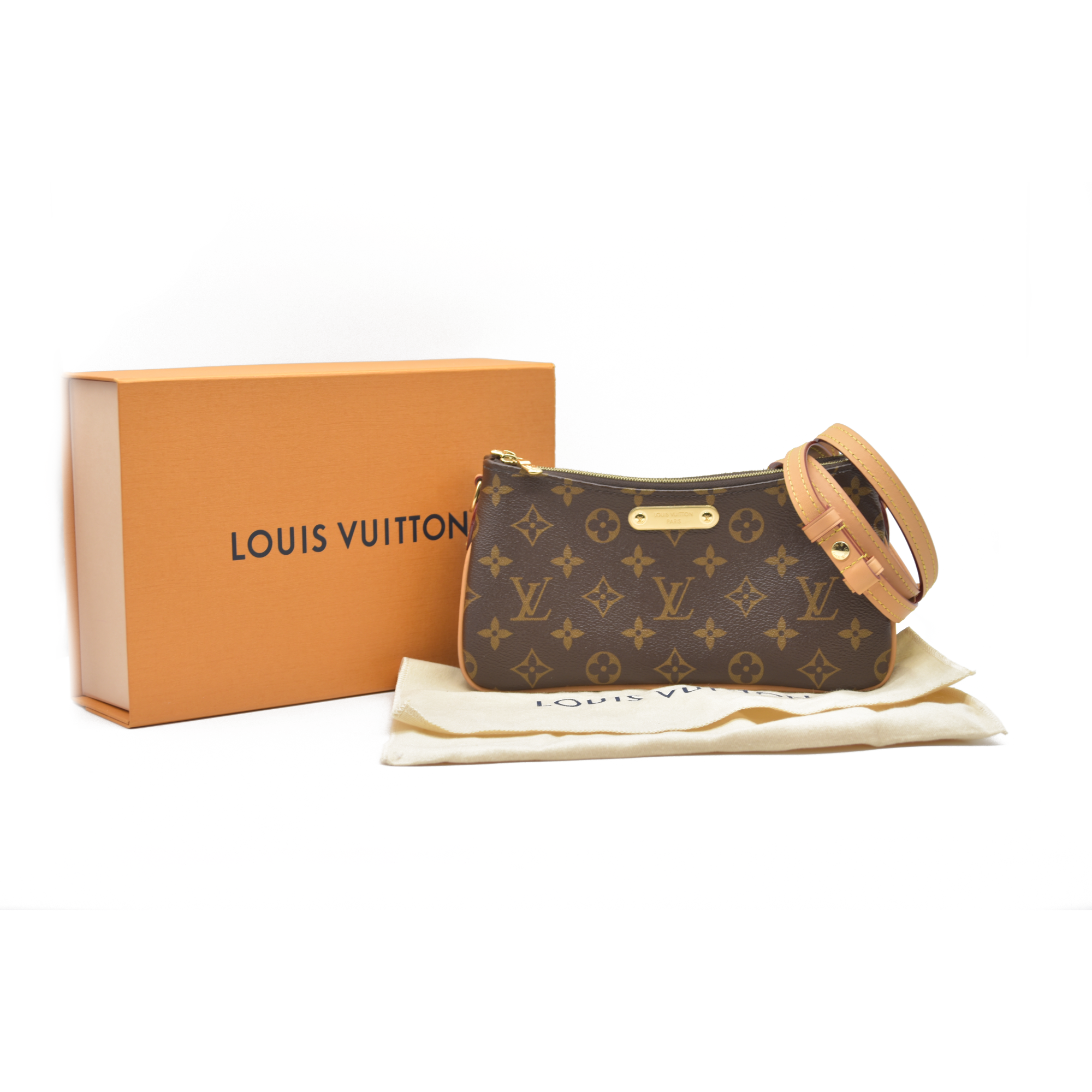 $1890 Louis Vuitton Monogram Liv Pochette RFID