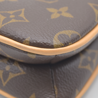 $1890 Louis Vuitton Monogram Liv Pochette RFID