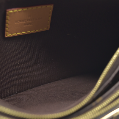 $1890 Louis Vuitton Monogram Liv Pochette RFID