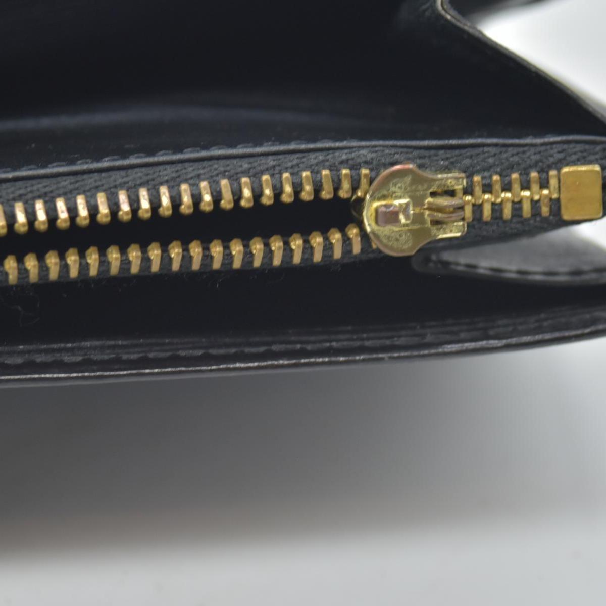 $805 Louis Vuitton Epi Sarah Wallet Black CONSIGNMENT
