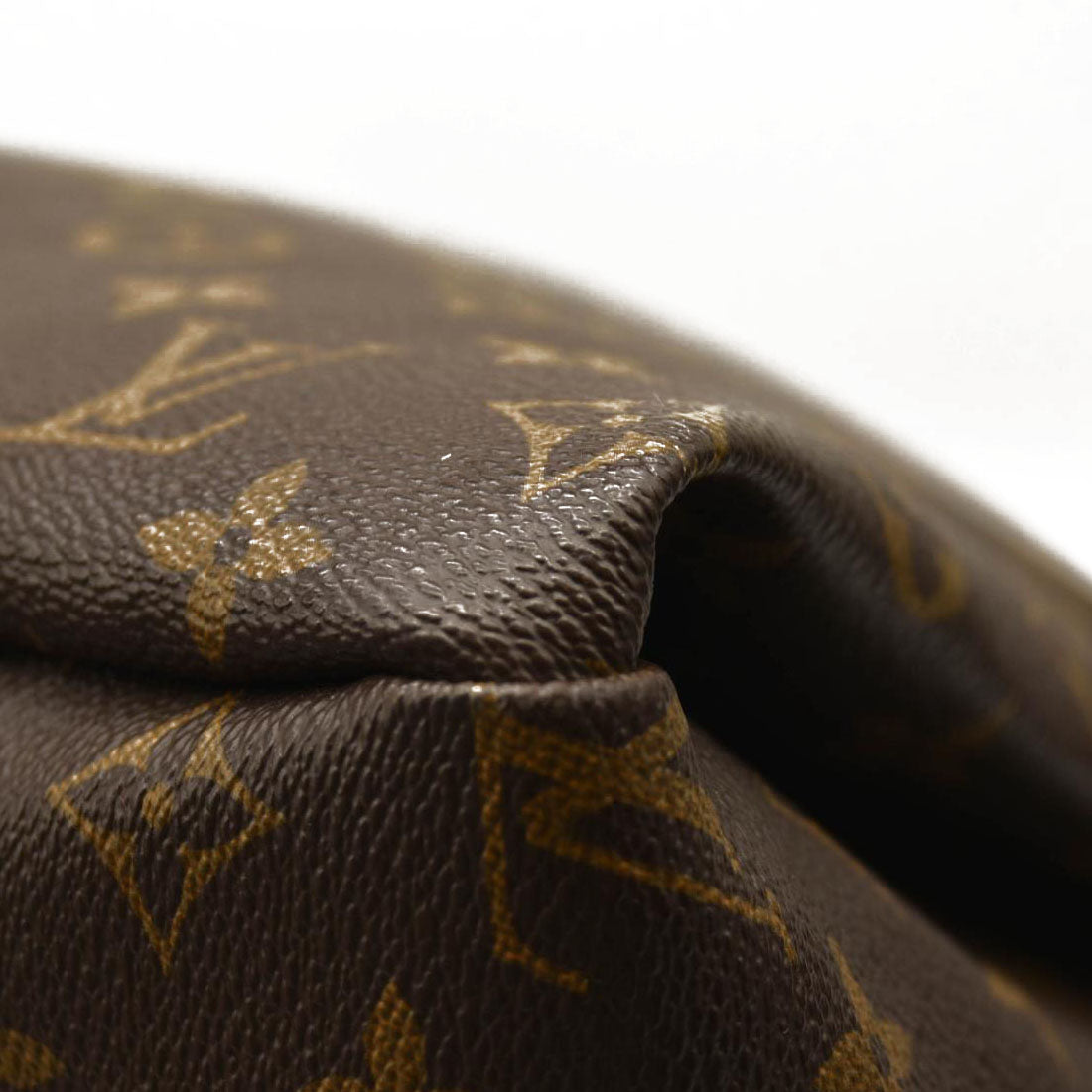 LOUIS VUITTON Monogram Artsy MM
