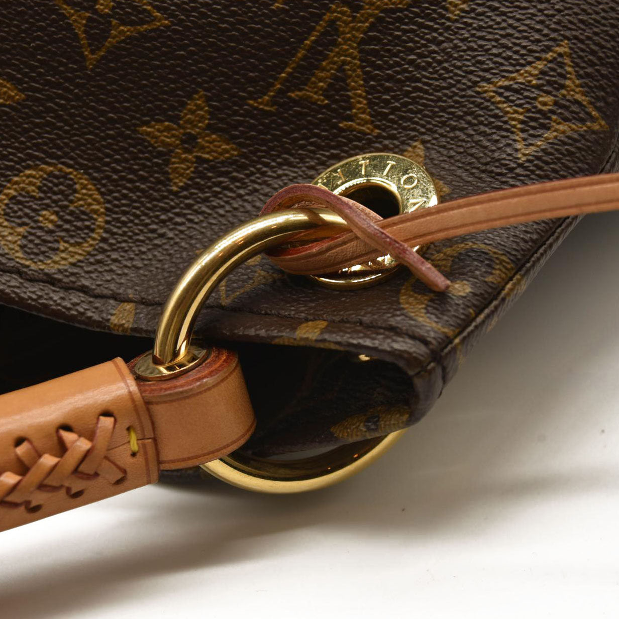 LOUIS VUITTON Monogram Artsy MM
