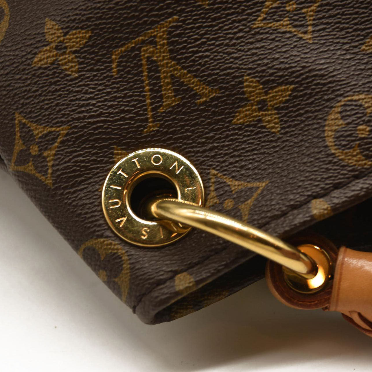LOUIS VUITTON Monogram Artsy MM