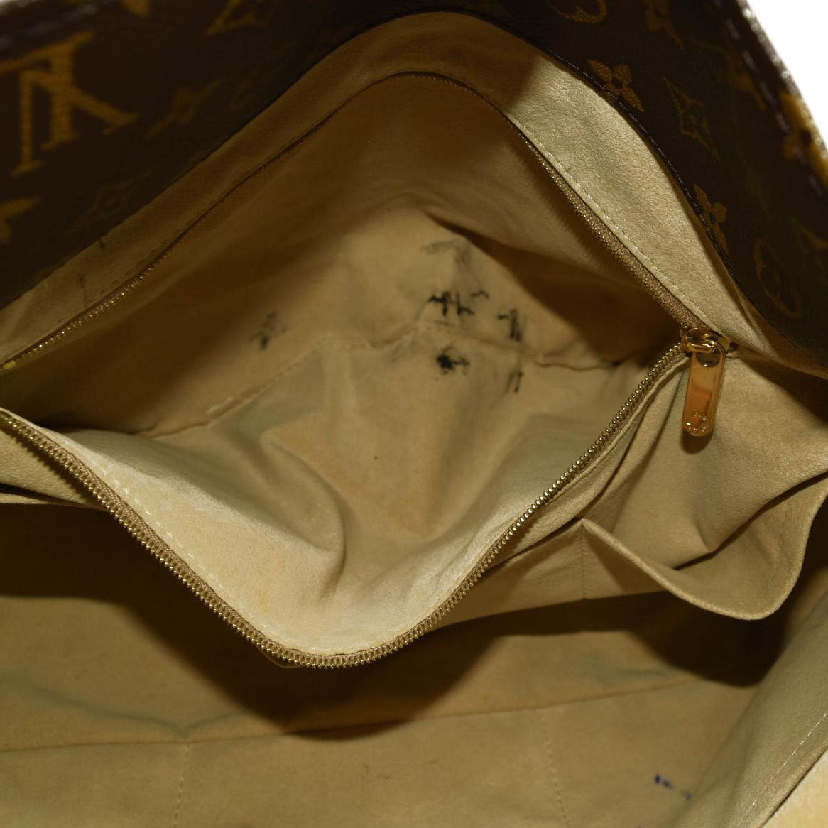 LOUIS VUITTON Monogram Artsy MM