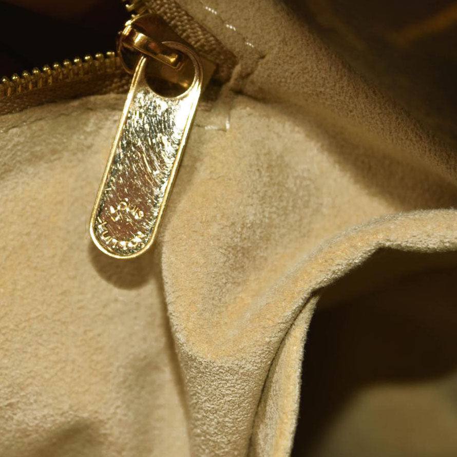 LOUIS VUITTON Monogram Artsy MM